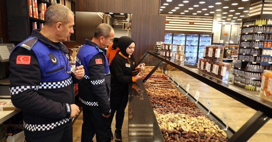 Başiskele Zabıta’dan Kuruyemişçilere Denetim