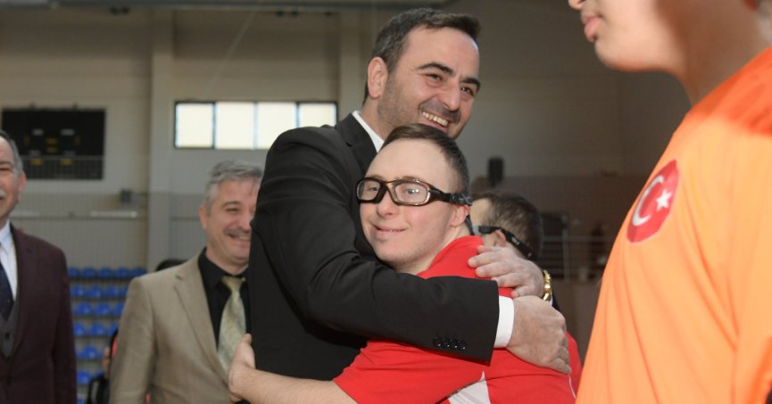 Başkan Özlü’den Down Sendromlular Futsal Milli Takımı’na Ziyaret