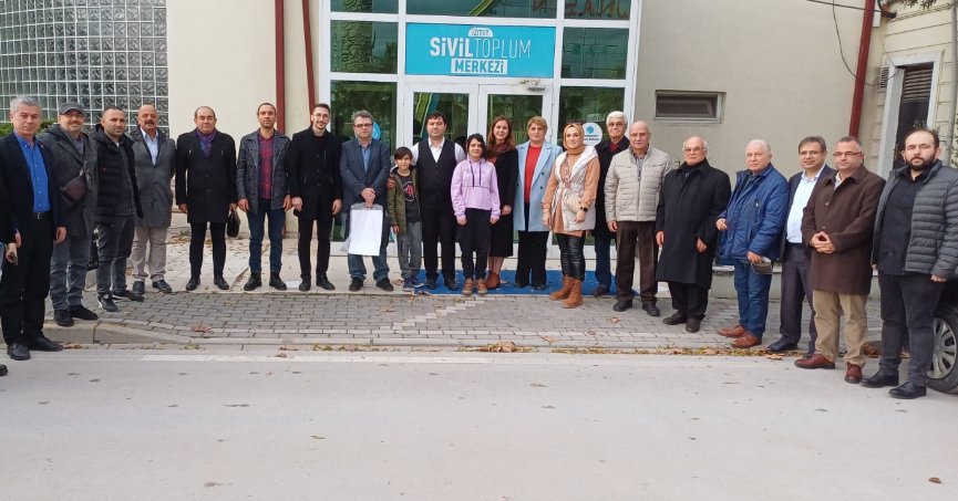 Kocaeli Aydınlar Ocağı, Dünyaca Ünlü İzmitli Karikatürist Murat Yılmaz’ı Konuk Etti