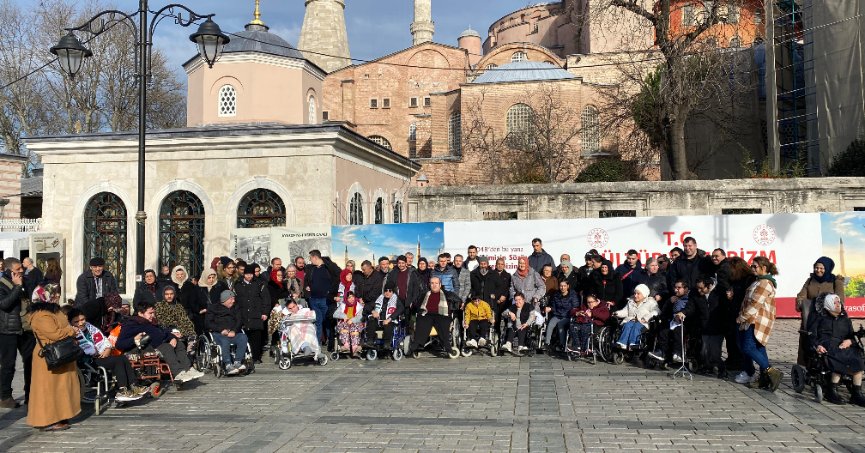 AK Gençler’den engelli bireylere Ayasofya Cami turu 