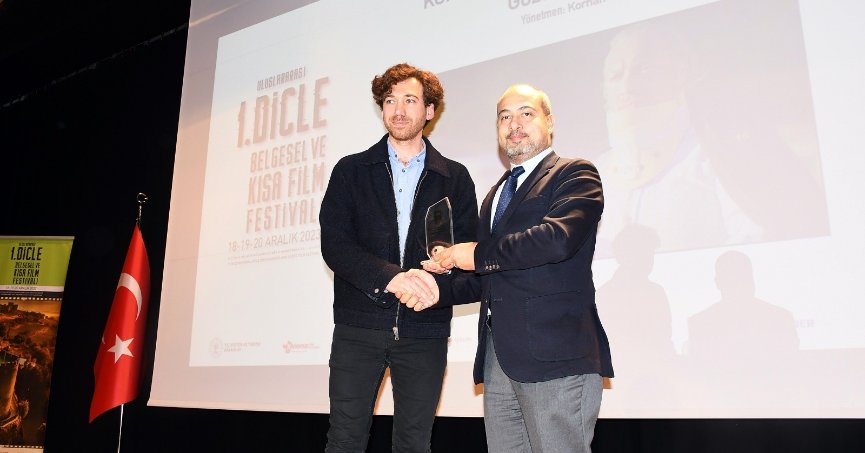 Gözlerin isimli filme 2 ödül