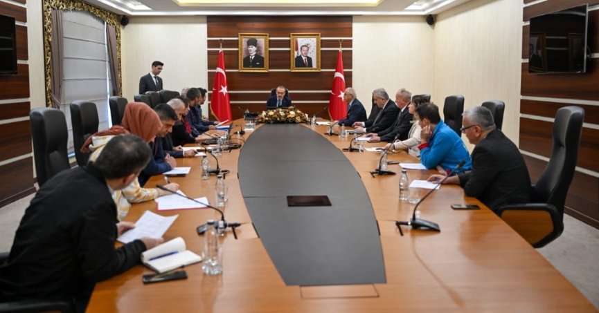 Vali Yavuz, 1273 Vatandaşımızla Halk Günü’nde Bir Araya Geldi