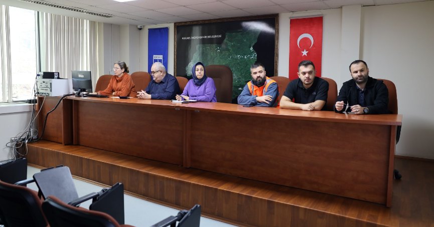 Gölcük Donanma Mahallesine üst geçit