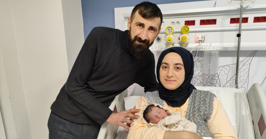 Kocaeli’de 2024’ün ilk bebeği ‘Aybike’ oldu