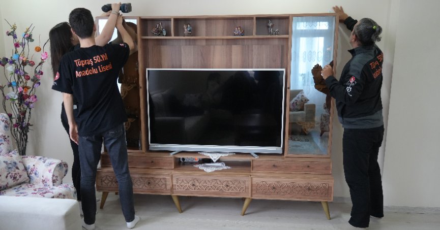 Sabitlenmeyen eşyalar bakın depremde ne kadar risk oluşturuyor