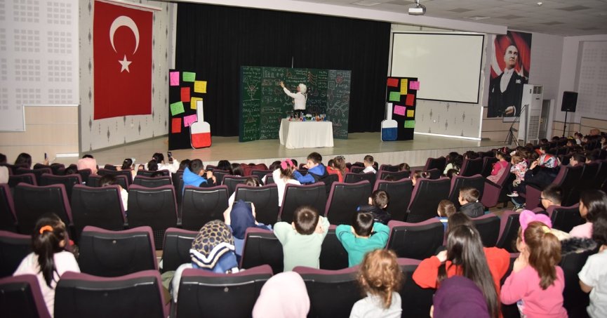Çocuklar hem eğlendi hem öğrendi