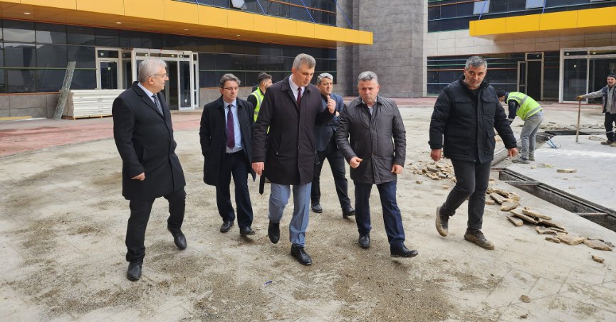 GÖLCÜK'TE SAĞLIK YATIRIMLARI HIZLA TAMAMLANIYOR