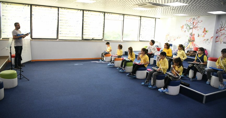 Öğrenciler sanatla büyüyor