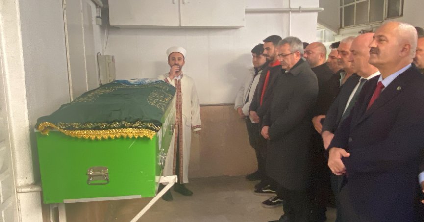 Eski eşinin öldürdüğü Tülay, gözyaşlarıyla son yolculuğuna uğurlandı