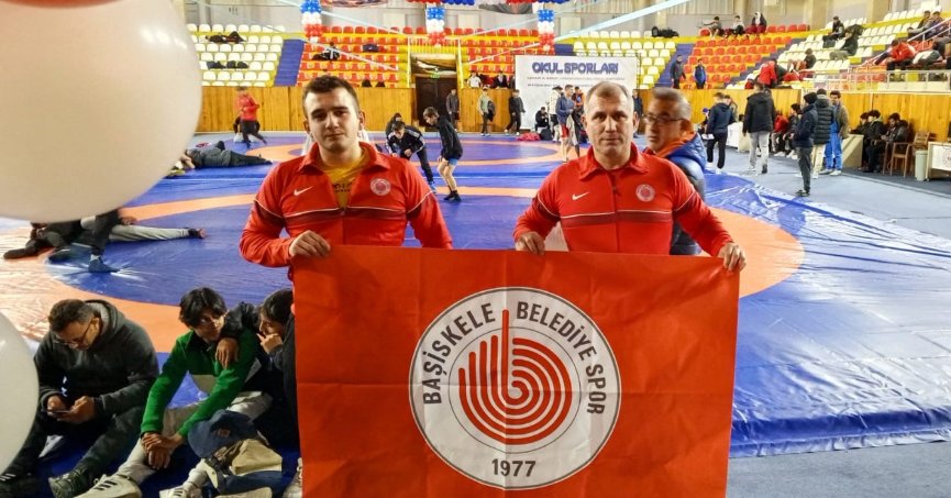 Berat Mut, Okullar Arası Serbest Güreş Türkiye Şampiyonası'nda 5. oldu