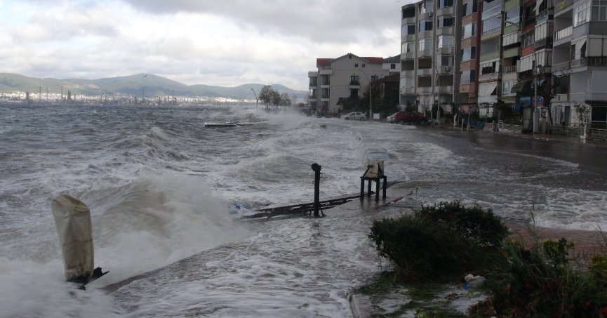 Kocaeli Valiliğinden fırtına uyarısı