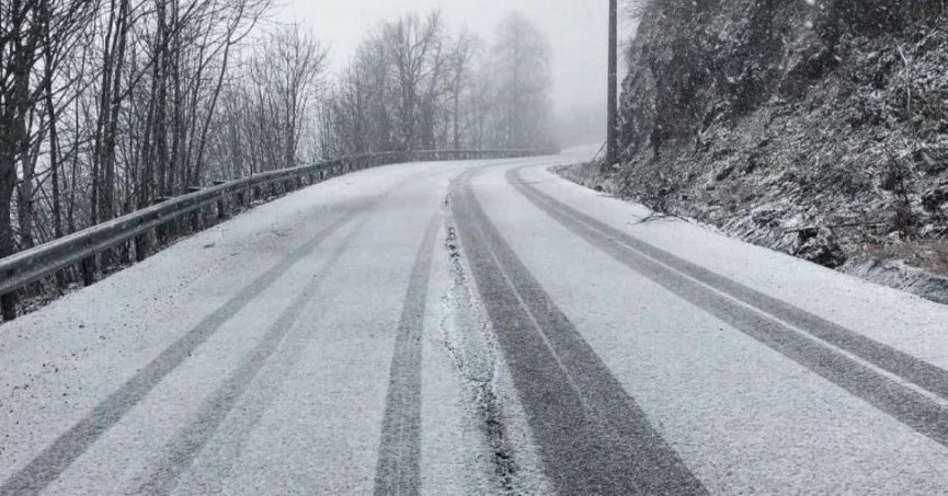 Kartepe'de yılın ilk kar yağışı başladı
