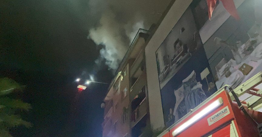 Binayı ateşe verdi, kaçmaya çalışırken yakalandı