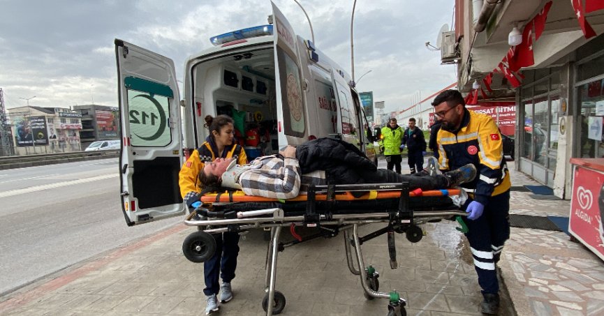 Kazada başını ön cama çarpan sürücü yaralandı