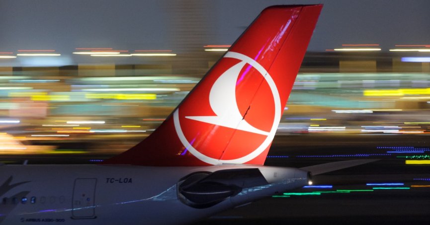 THY uçağına yıldırım isabet etti