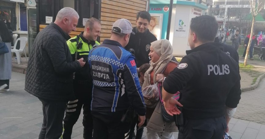 Büyükşehir zabıtası kaybolan 5 çocuğu ailesine kavuşturdu