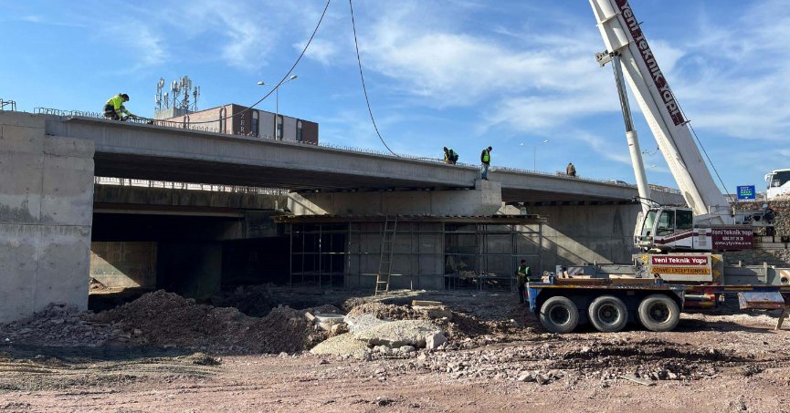 Kaşkaldere Kavşağı’nda ilave köprüye kiriş