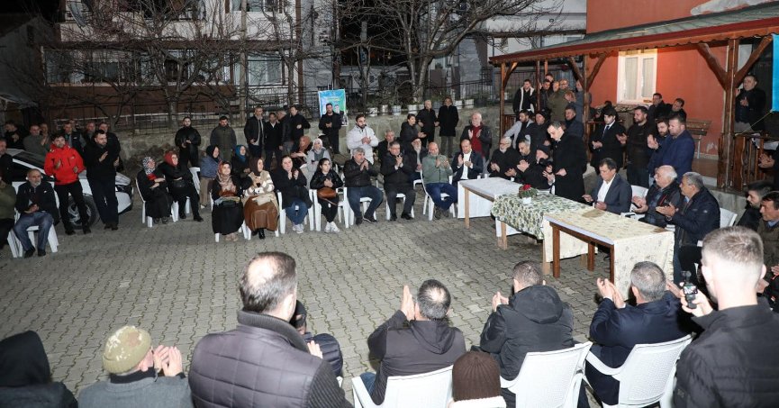 Karamürsel’de Çetinkaya sevgisi geceyi aydınlattı