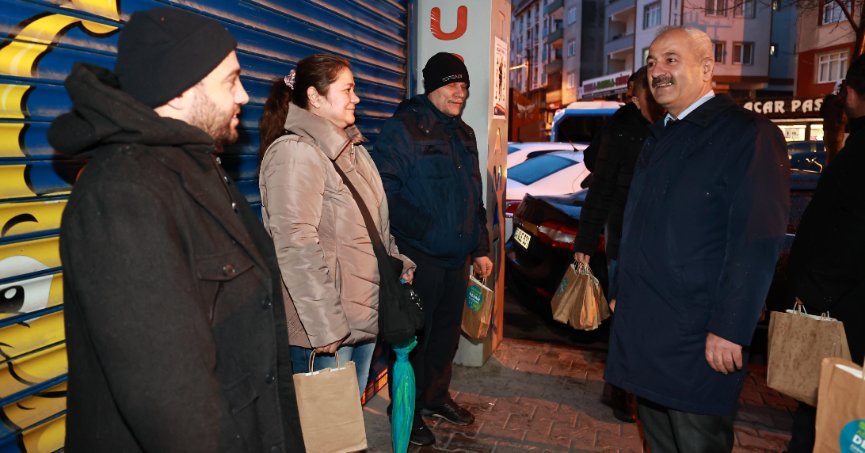 Cumhur İttifakı Adayı Büyükgöz’den  İşe Giden Vatandaşlara İkram