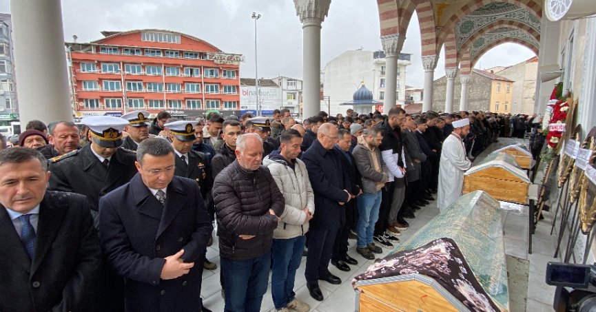 Dede ile torunu aynı günde ölmesi aileyi yasa boğdu