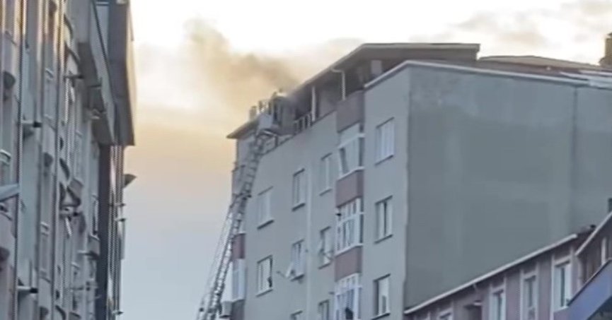 8 katlı binanın terasında yangın paniği