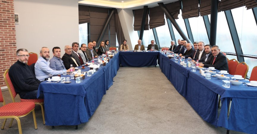 Başkan Aygün’den Meclis Üyelerine Plaket