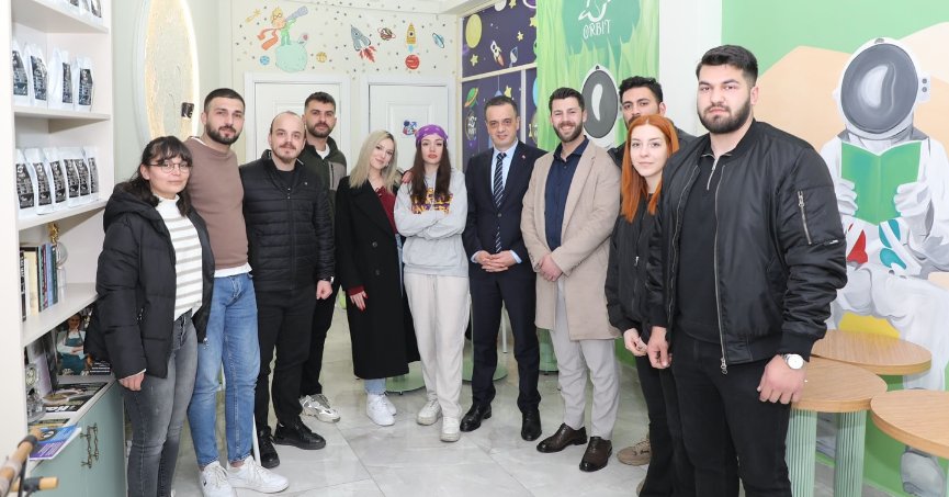 Çetinkaya gençlerin sesine kulak verdi