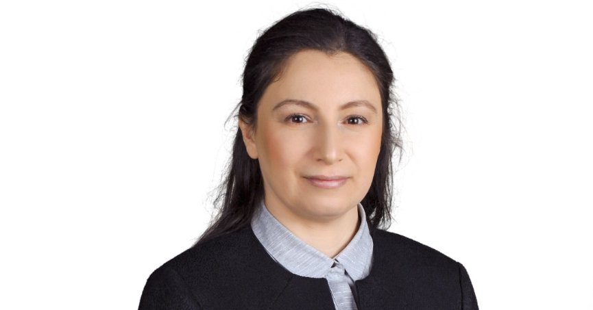 İLÇENİN TEK KADIN BELEDİYE BAŞKAN ADAYI