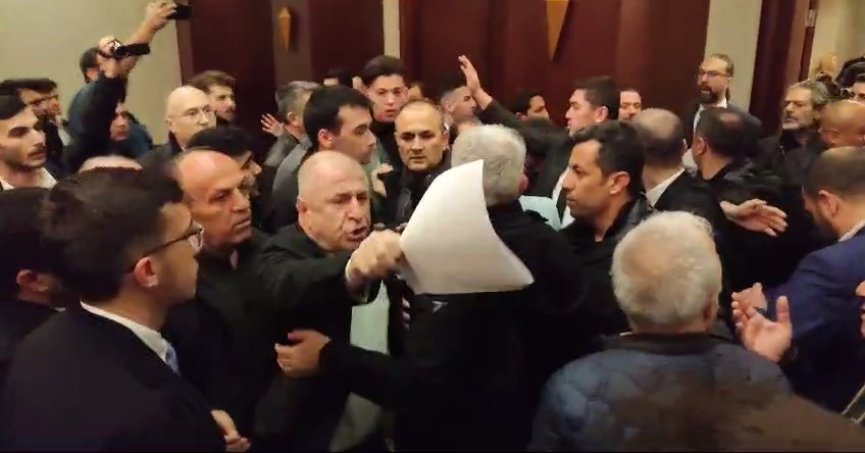 Özdağ’dan birbirine giren partililere: 