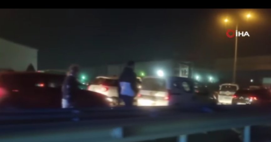 İki hafif ticari araç çarpıştı: 1 yaralı