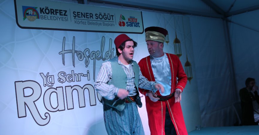 Körfez'de çocuklar Kavuklu ve Pişekar ile eğlendi