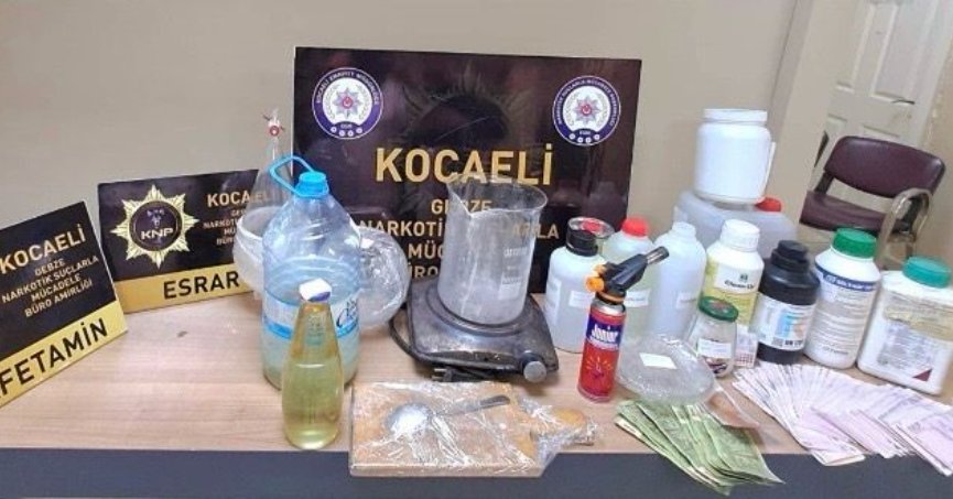 Kocaeli’de zehir tacirlerine operasyon : 3 tutuklama