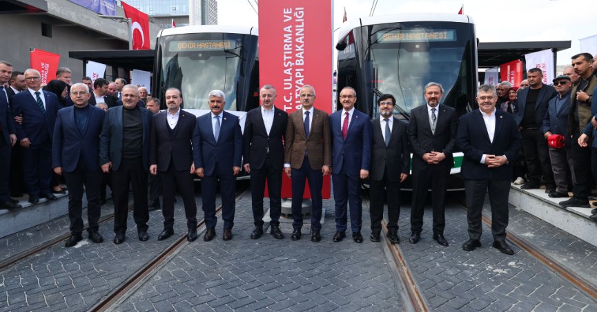Şehir Hastanesi Tramvay Hattı törenle açıldı