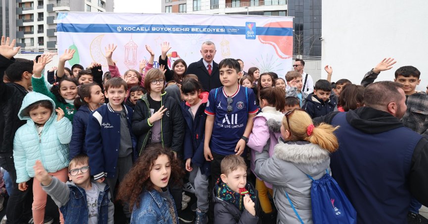 Başkan çocukların Ramazan şenliğine katıldı