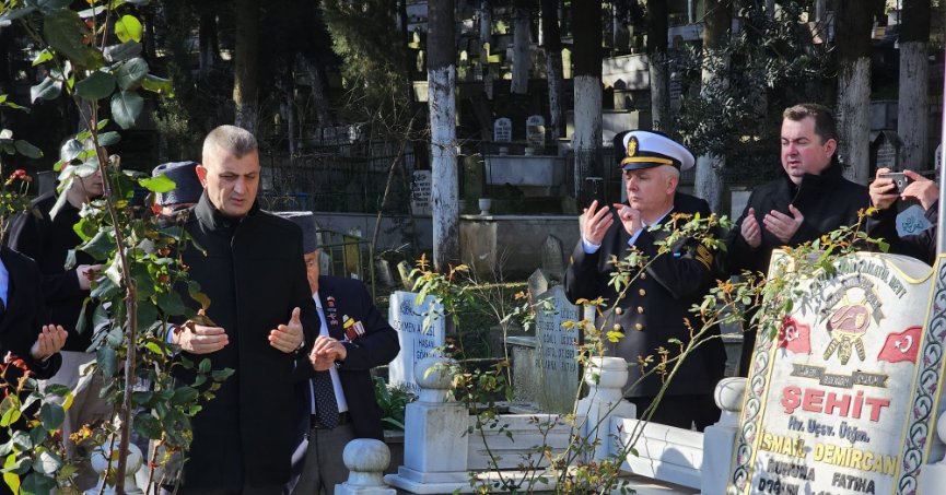 ÇANAKKALE ZAFERİ ŞEHİTLERİ GÖLCÜK'TE TÖRENLERLE ANILDI