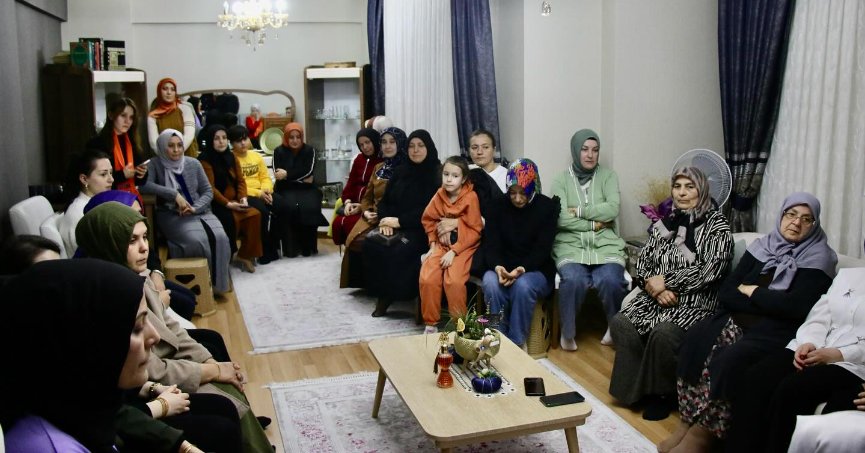 Erol Ölmez, hane hane geziyor