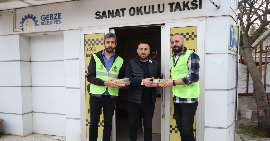 Büyükşehir’den taksici esnafına iftariyelik