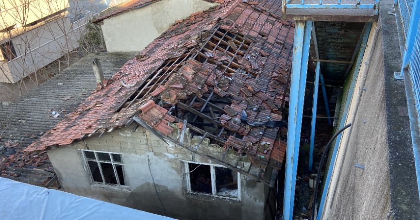 Gebze'de metruk binada yangın