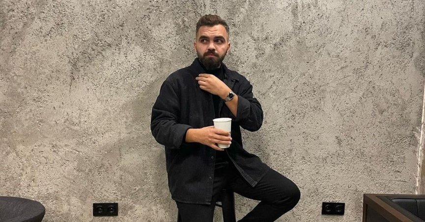 Gişeye çarpıp motoru fırlayan otomobilin sürücüsü hayatını kaybetti