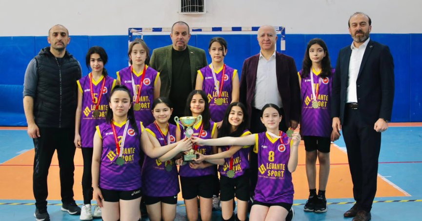 Körfez’de Şampiyon Uluğbey Ortaokulu oldu