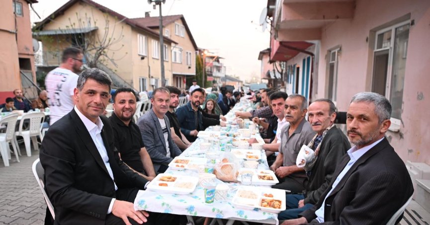 BAŞKAN KOCAMAN, İBRİKDERE’DE ORUÇ AÇTI