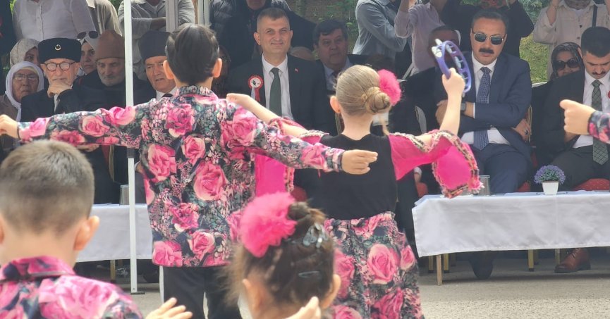 23 NİSAN ULUSAL EGEMENLİK VE ÇOCUK BAYRAMI GÖLCÜK’TE TÖRENLE KUTLANDI