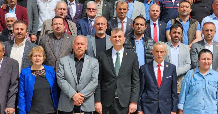 BAŞKAN SEZER MUHTARLARA YENİ DÖNEMDE BAŞARILAR DİLEDİ