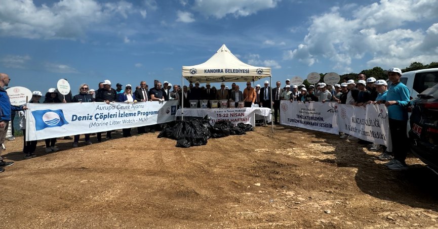 Sardala Koyu’ndan 30 poşet atık toplandı