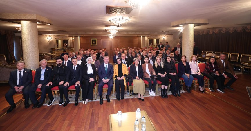 “Hizmetlerimizde muhtarlarımızın imzası var”