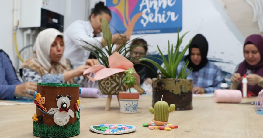 Anne Şehir’de atık malzemeler sanat eserine dönüşüyor