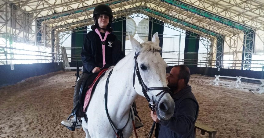 İzciler ata binmenin keyfini yaşadı