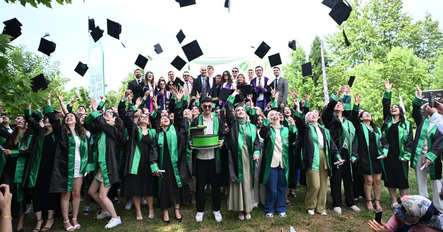 KOCAMAN KOÜ TURİZM FAKÜLTESİ MEZUNİYET TÖRENİNE KATILDI