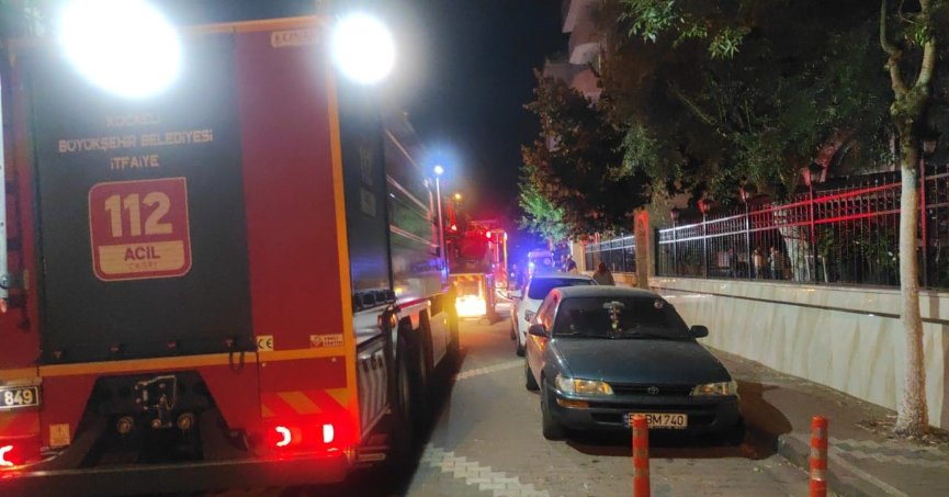 Camide korkutan yangın