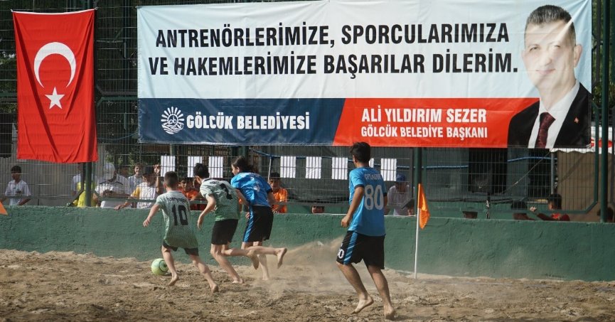 GÖLCÜK’TE KUM FUTBOLU HEYECANI İÇİN KAYITLAR BAŞLADI